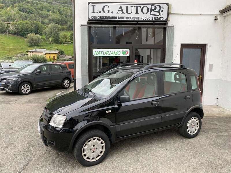 Nero Usata 2006 Fiat Panda 4x4 Due volumi | 4900 € (Buon prezzo) - Immagine 1/4