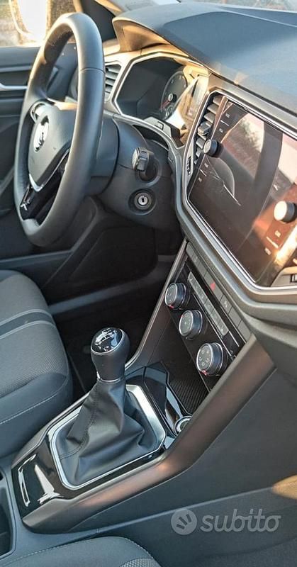 Usata VW T-Roc 116 CV (85 kW) 2018 Grigio SUV