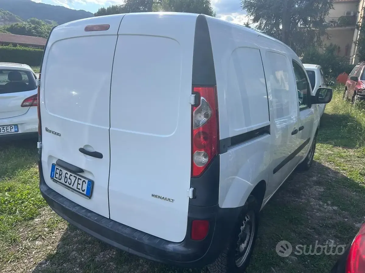 Usata Renault Kangoo 68 CV (50 kW) 2010 Bianco Monovolume