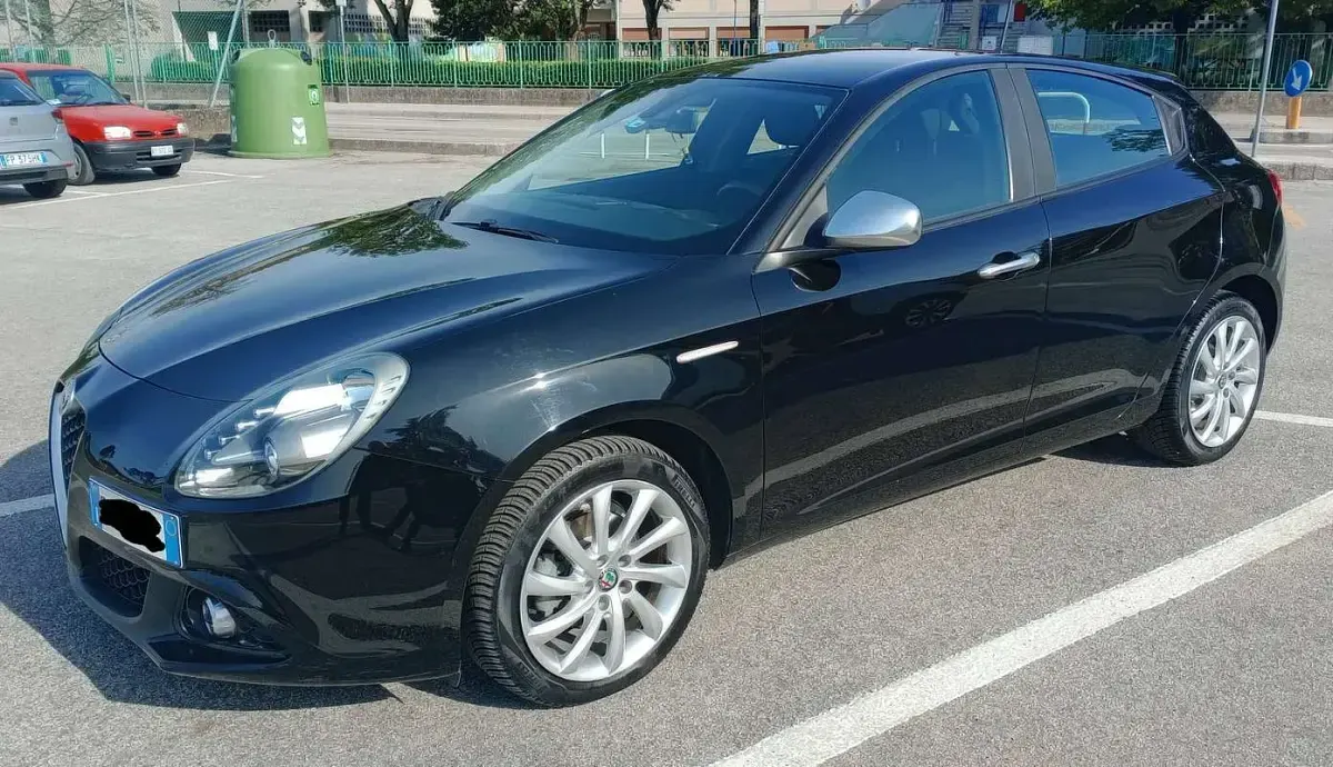 Usata Alfa Romeo Giulietta Business 120 CV (88 kW) 2017 Nero Utilitaria