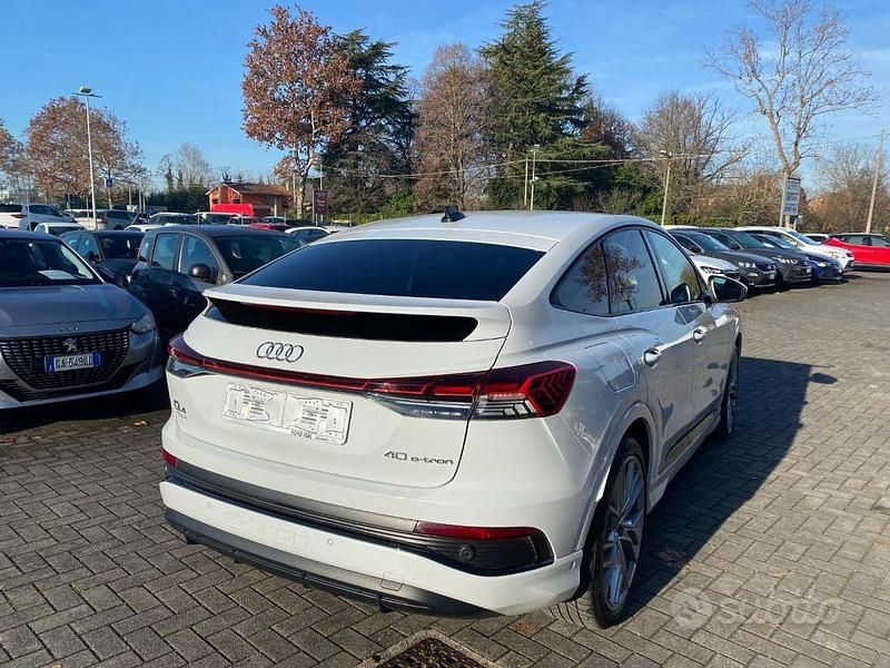 Usata Audi Q4 e-tron S-Line 150 kW (204 CV) 2023 Bianco ghiacciaio SUV