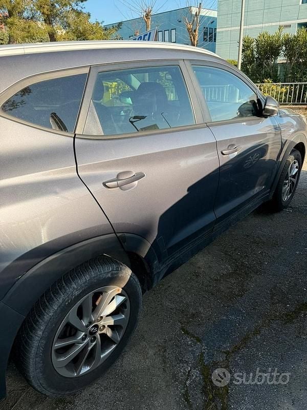 Usata Hyundai Tucson 185 CV (136 kW) 2015 Grigio SUV
