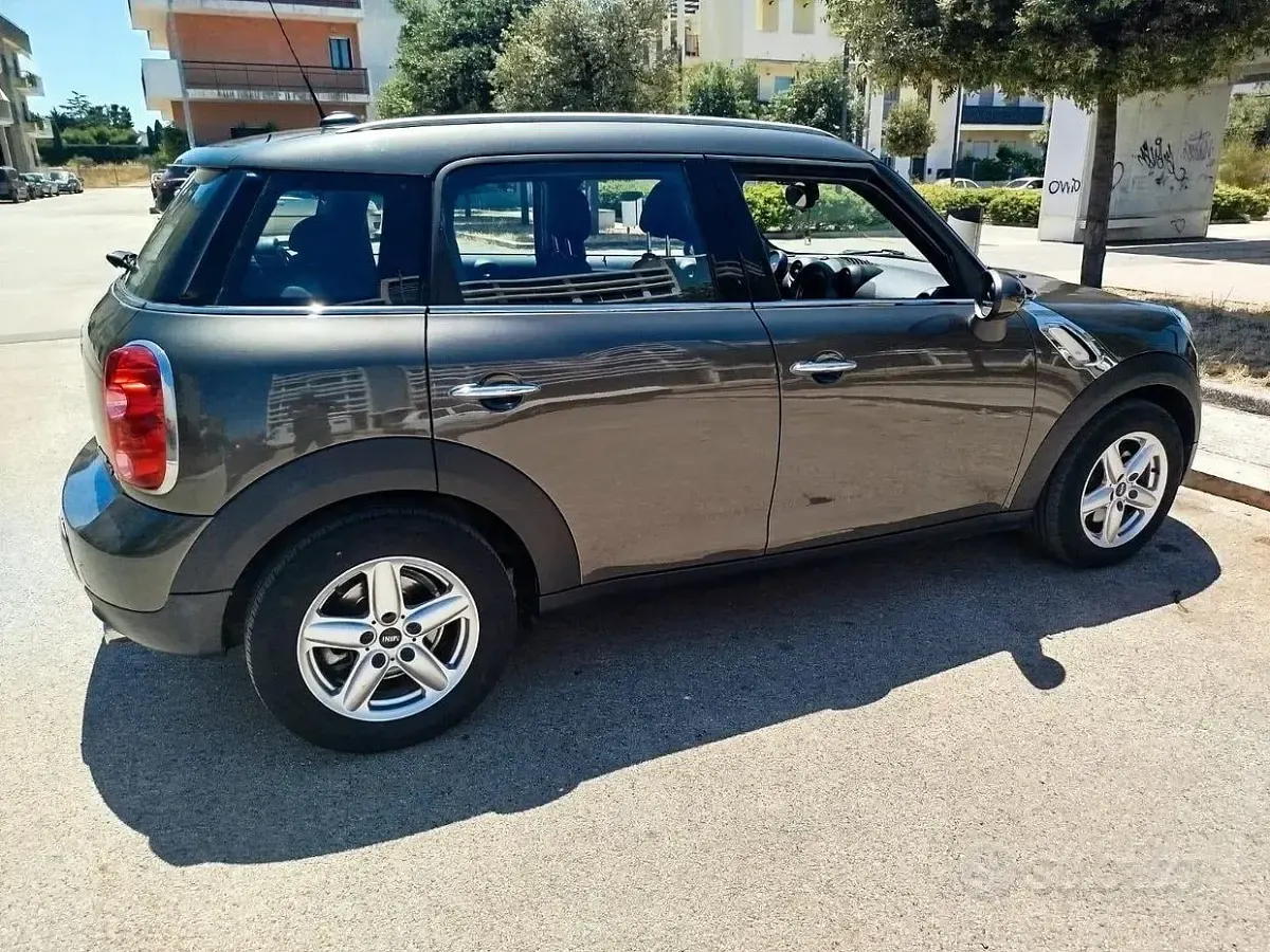 Usata Mini Countryman 111 CV (81 kW) 2012 Grigio SUV