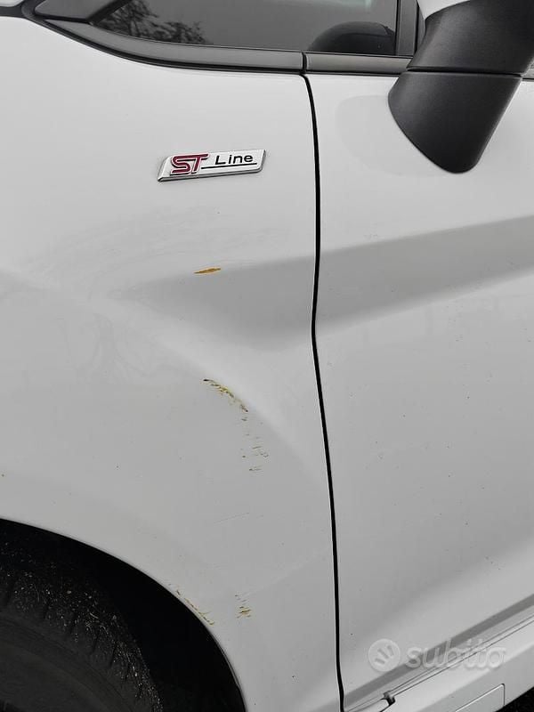 Usata Ford Fiesta ST-Line 75 CV (55 kW) 2017 Bianco Utilitaria