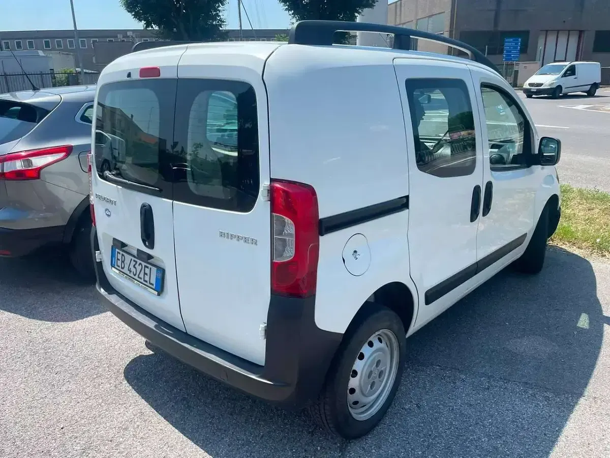 Usata Peugeot Bipper 86 CV (63 kW) 2011 Bianco Monovolume