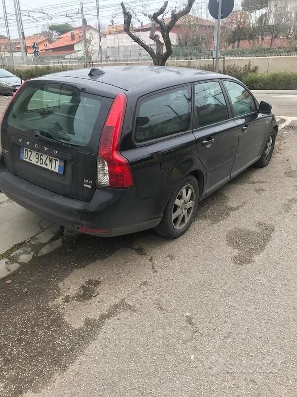 Usata Volvo V50 101 CV (74 kW) 2010 Nero Station wagon
