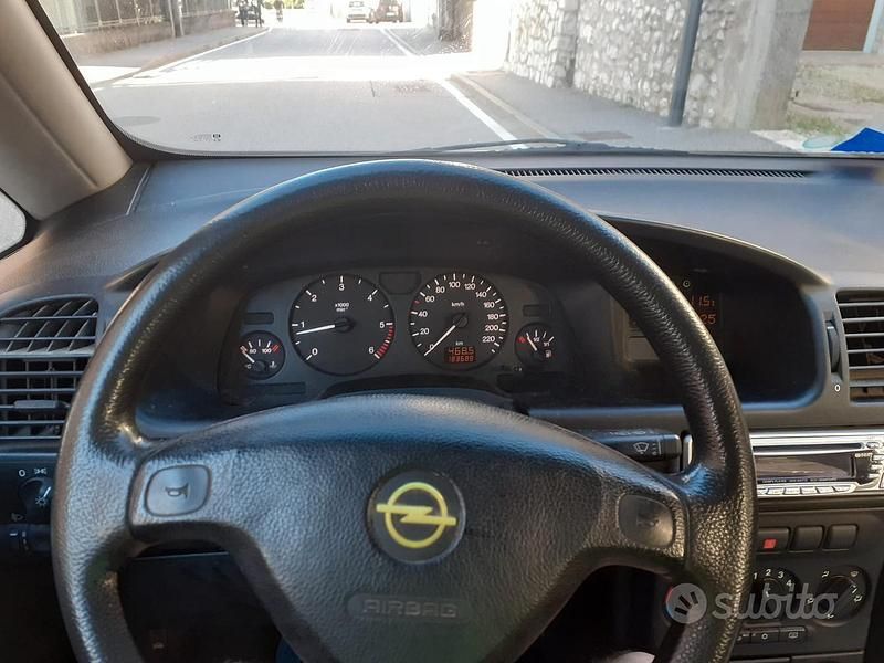 Usata Opel Zafira 1999 Grigio Monovolume