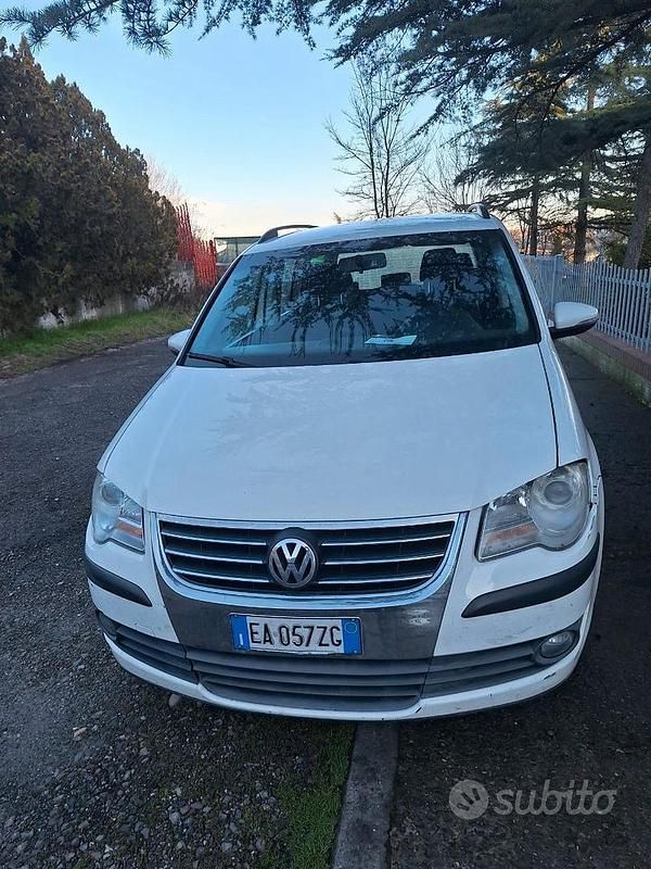Usata VW Touran 150 CV (110 kW) 2010 Bianco Monovolume