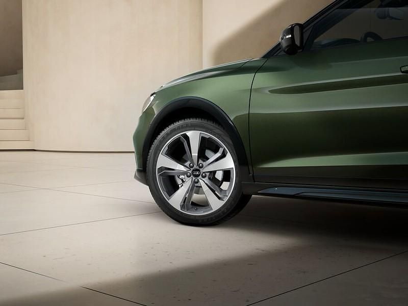 Nuova Audi A1 Design 116 CV (85 kW) 2026 Verde SUV