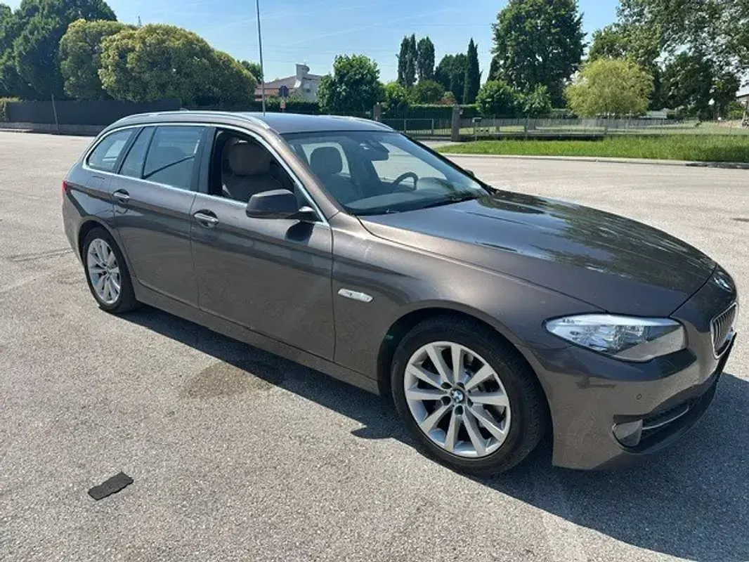 Usata BMW 530 258 CV (189 kW) 2012 Marrone Station wagon