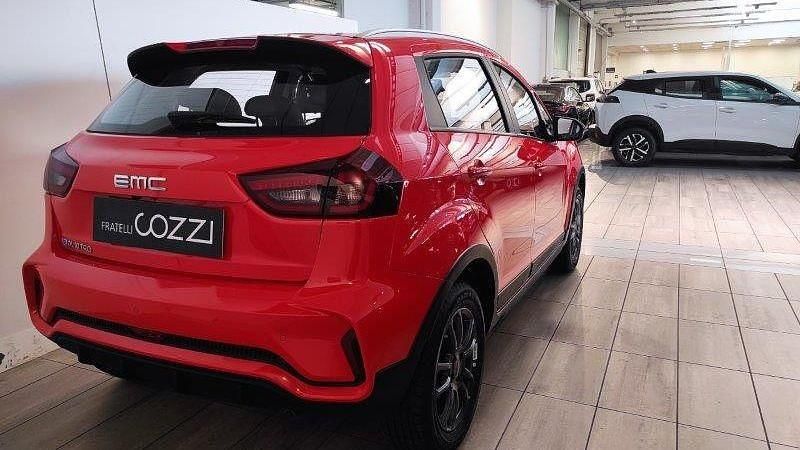 Nuova EMC QUATTRO 103 CV (75 kW) 2026 Rosso SUV