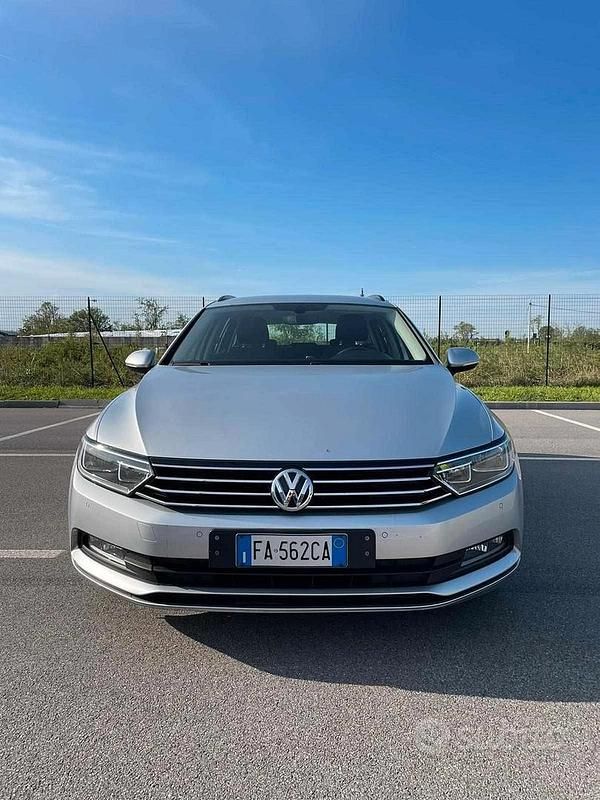 Usata VW Passat Trendline 120 CV (88 kW) 2015 Argento Station wagon