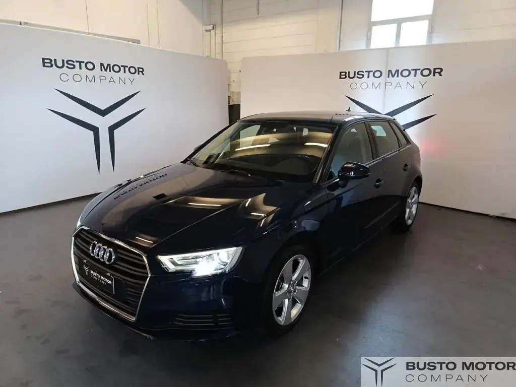 Begagnad Audi A3 Business 150 HK (110 kW) 2017 Grön Sedan