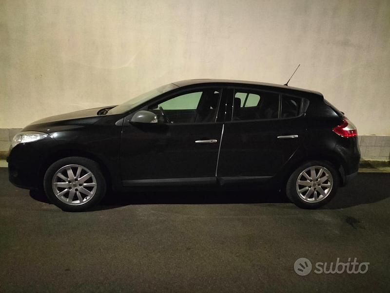 Usata Renault Mégane 110 CV (80 kW) 2012 Nero Berlina
