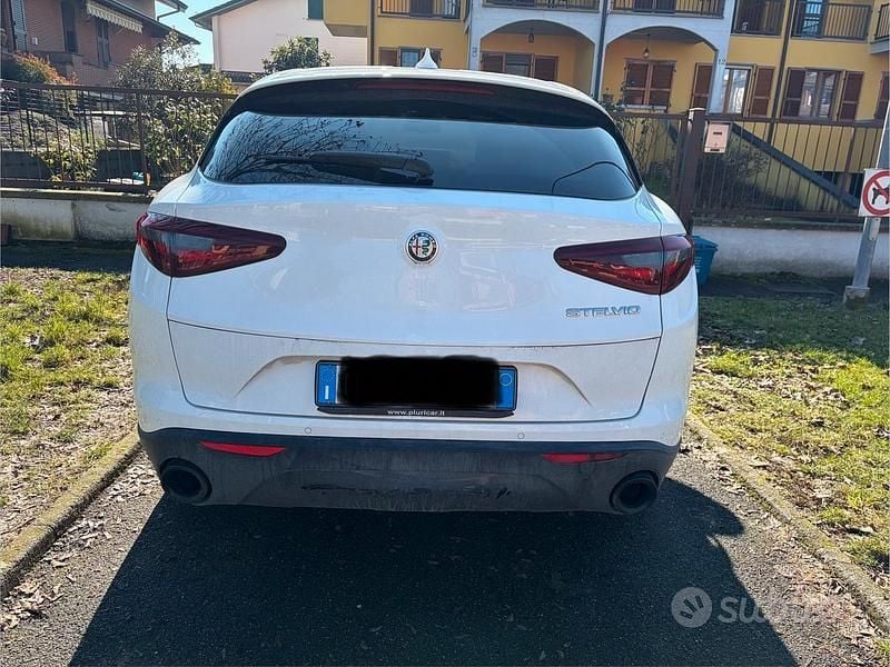 Usata Alfa Romeo Stelvio Sprint 160 CV (117 kW) 2021 Bianco SUV