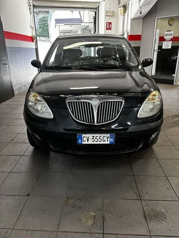 Usata Lancia Ypsilon 60 CV (44 kW) 2005 Utilitaria