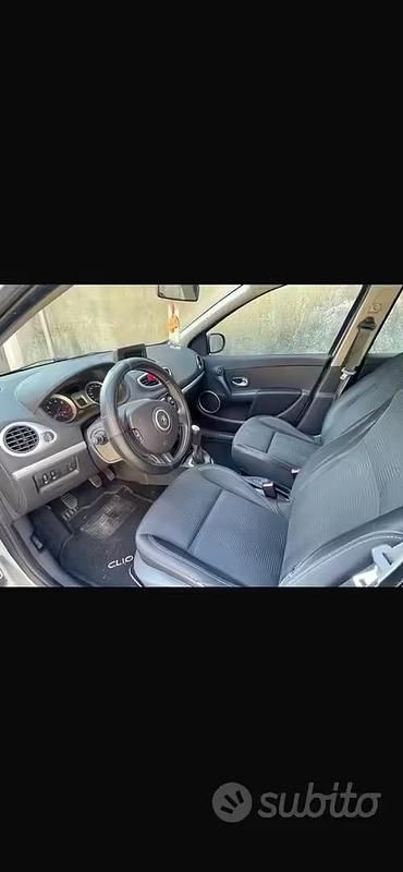 Usata Renault Clio II 2010 Grigio Berlina