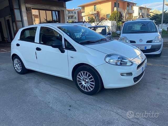 Usata Fiat Punto Street 78 CV (57 kW) 2018 Bianco Utilitaria