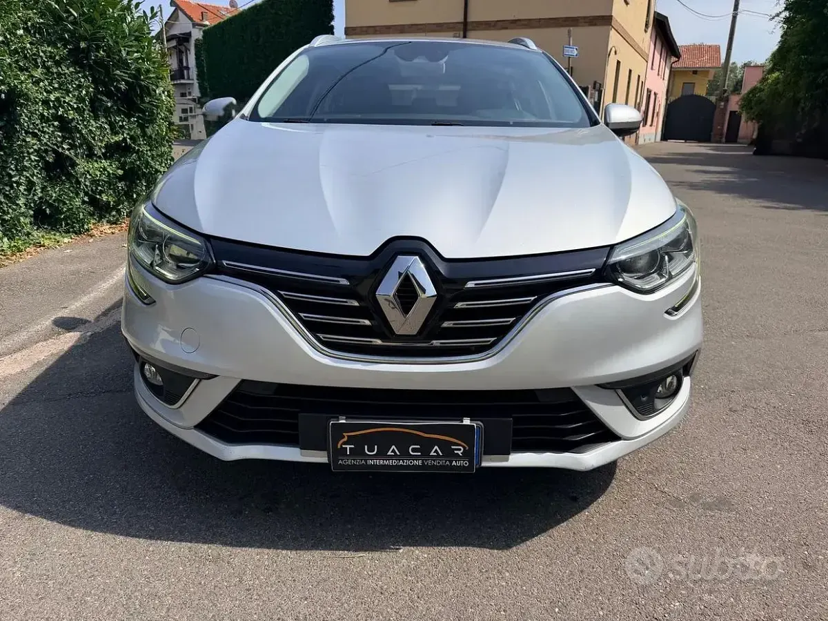 Usata Renault Mégane GrandTour 110 CV (80 kW) 2019 Grigio Station wagon