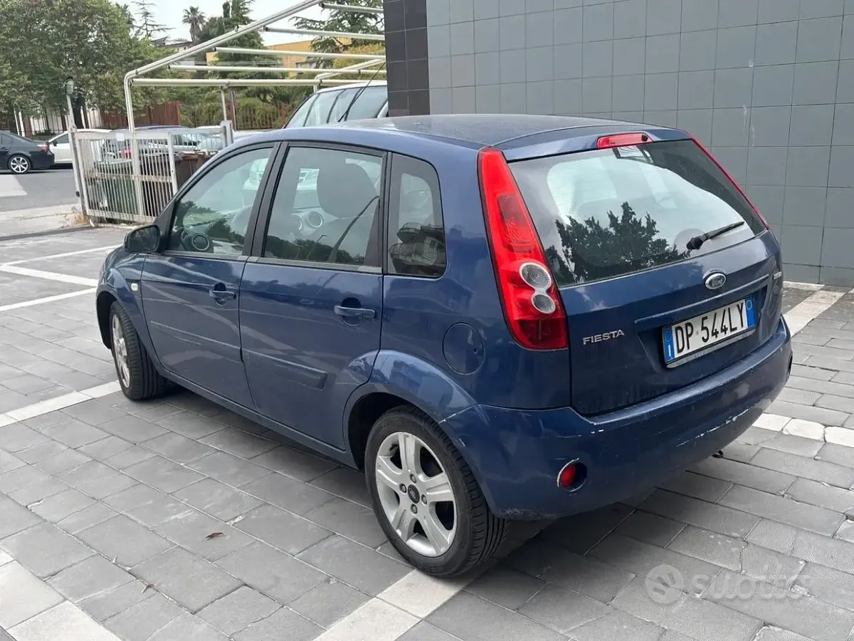 Usata Ford Fiesta 68 CV (50 kW) 2008 Blu Utilitaria