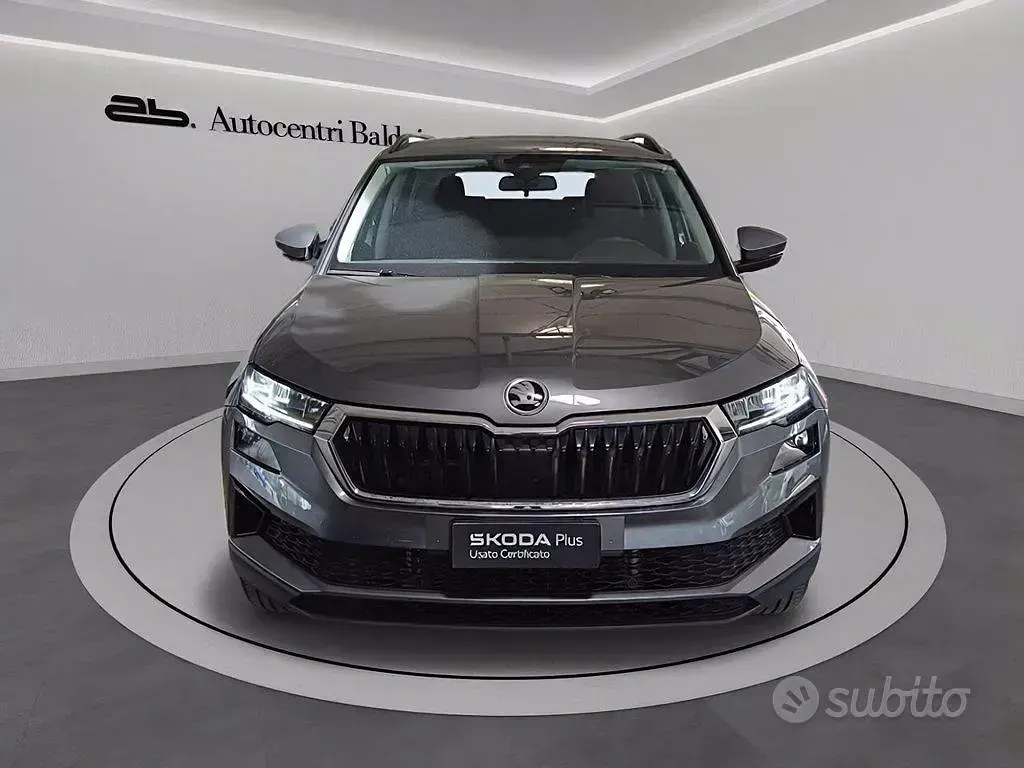 Usata Skoda Karoq Executive 150 CV (110 kW) 2023 Grigio graphite metalizzato SUV