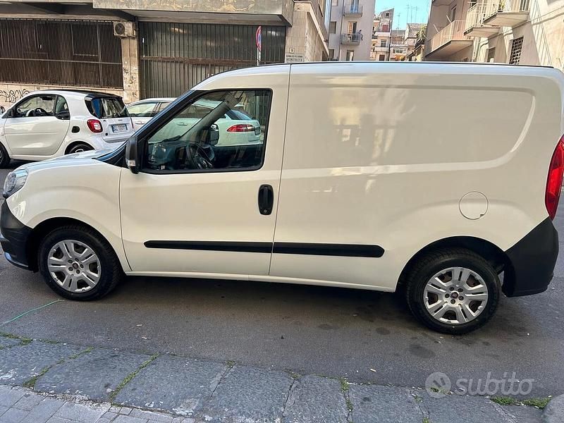 Usata Fiat Doblò 95 CV (69 kW) 2017 Bianco Monovolume