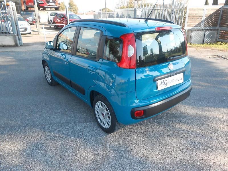 Usata Fiat Panda Lounge 69 CV (50 kW) 2013 Blu Utilitaria