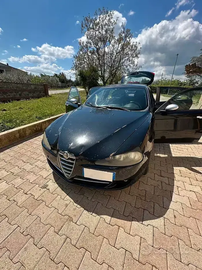 Usata Alfa Romeo 147 120 CV (88 kW) 2009 Nero Utilitaria