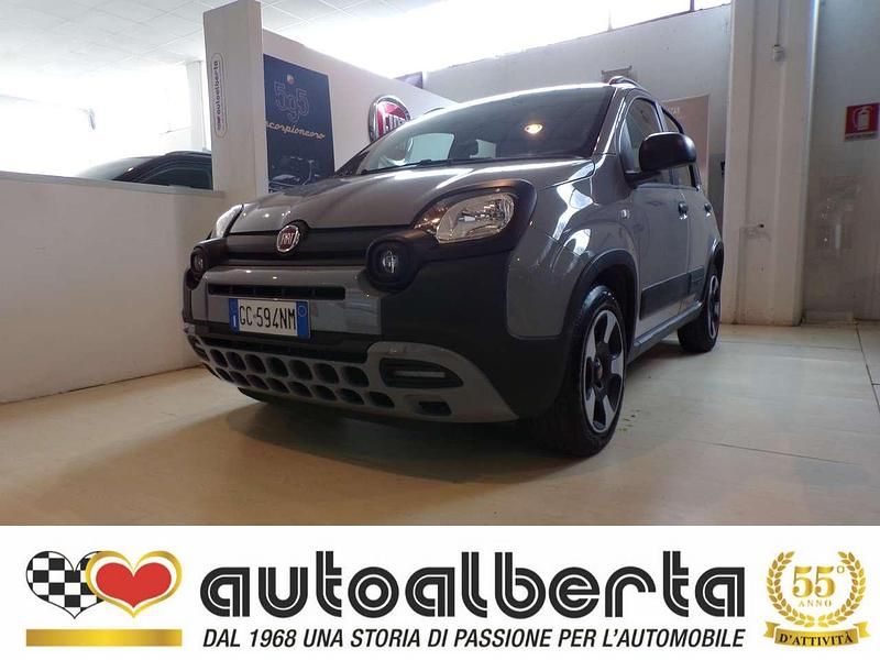 Usata Fiat Panda Cross Cross 69 CV (50 kW) 2020 Grigio moda pastello Utilitaria