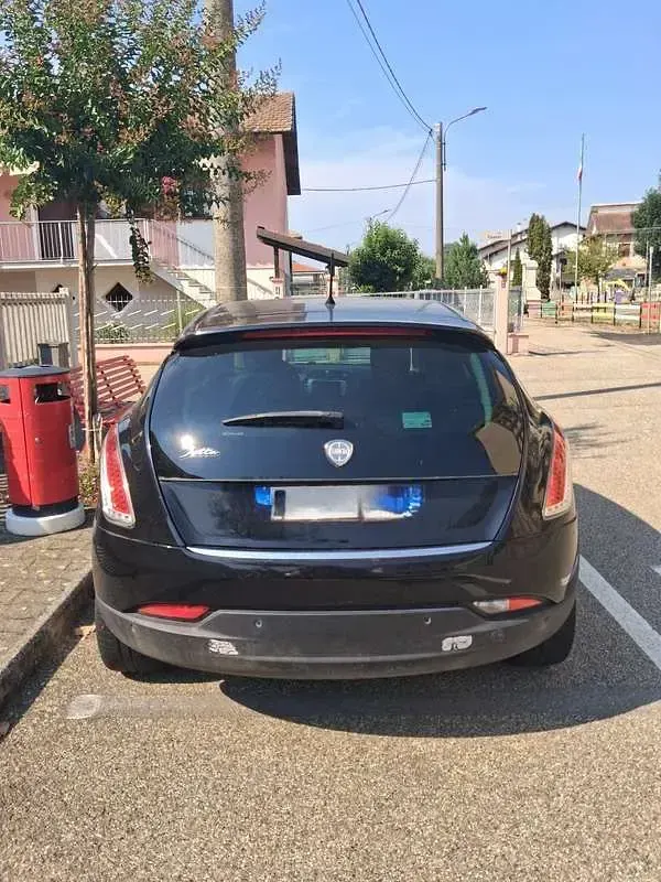Usata Lancia Delta 120 CV (88 kW) 2009 Utilitaria