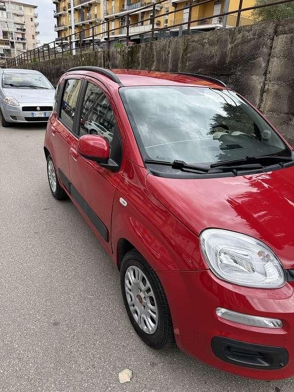 Usata Fiat Panda 69 CV (50 kW) 2015 Rosso Utilitaria