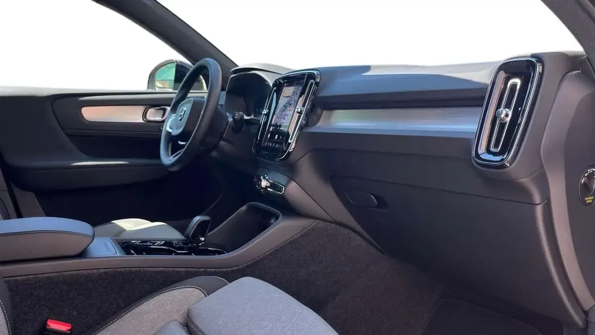 Nuova Volvo XC40 Plus 163 CV (119 kW) 2026 Nero SUV