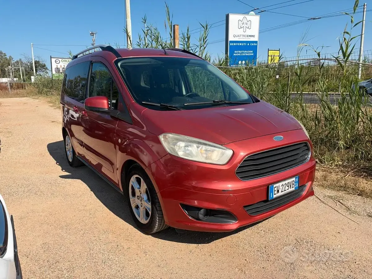 Usata Ford Tourneo Courier 75 CV (55 kW) 2014 Rosso Monovolume