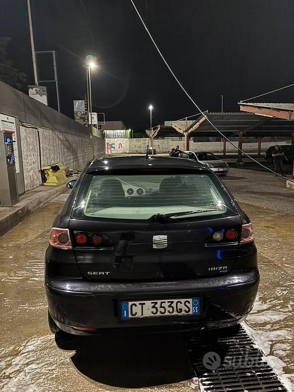 Usata Seat Ibiza 75 CV (55 kW) 2005 Nero Utilitaria