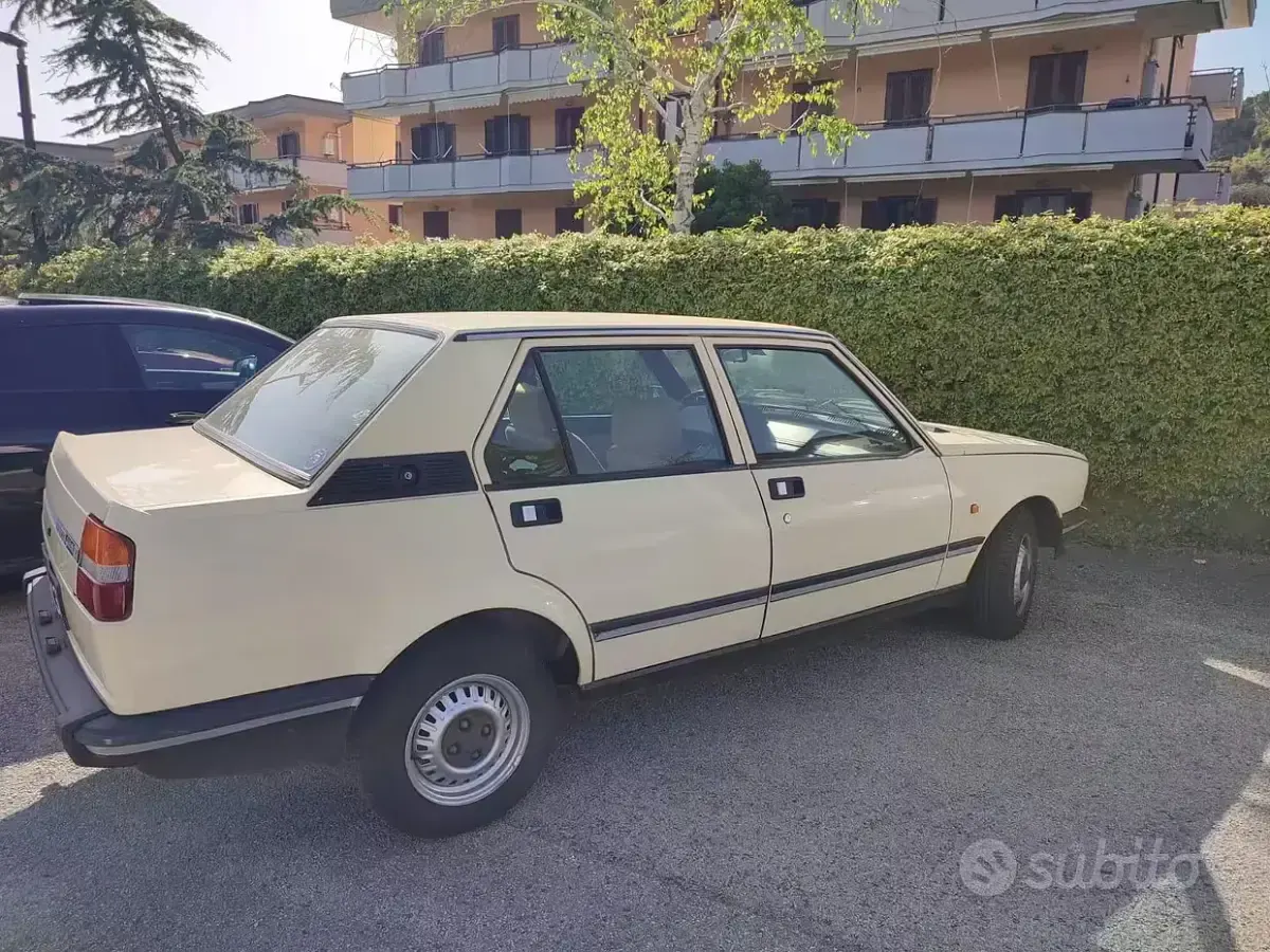 Usata Alfa Romeo Giulietta 109 CV (80 kW) 1981 Giallo Berlina