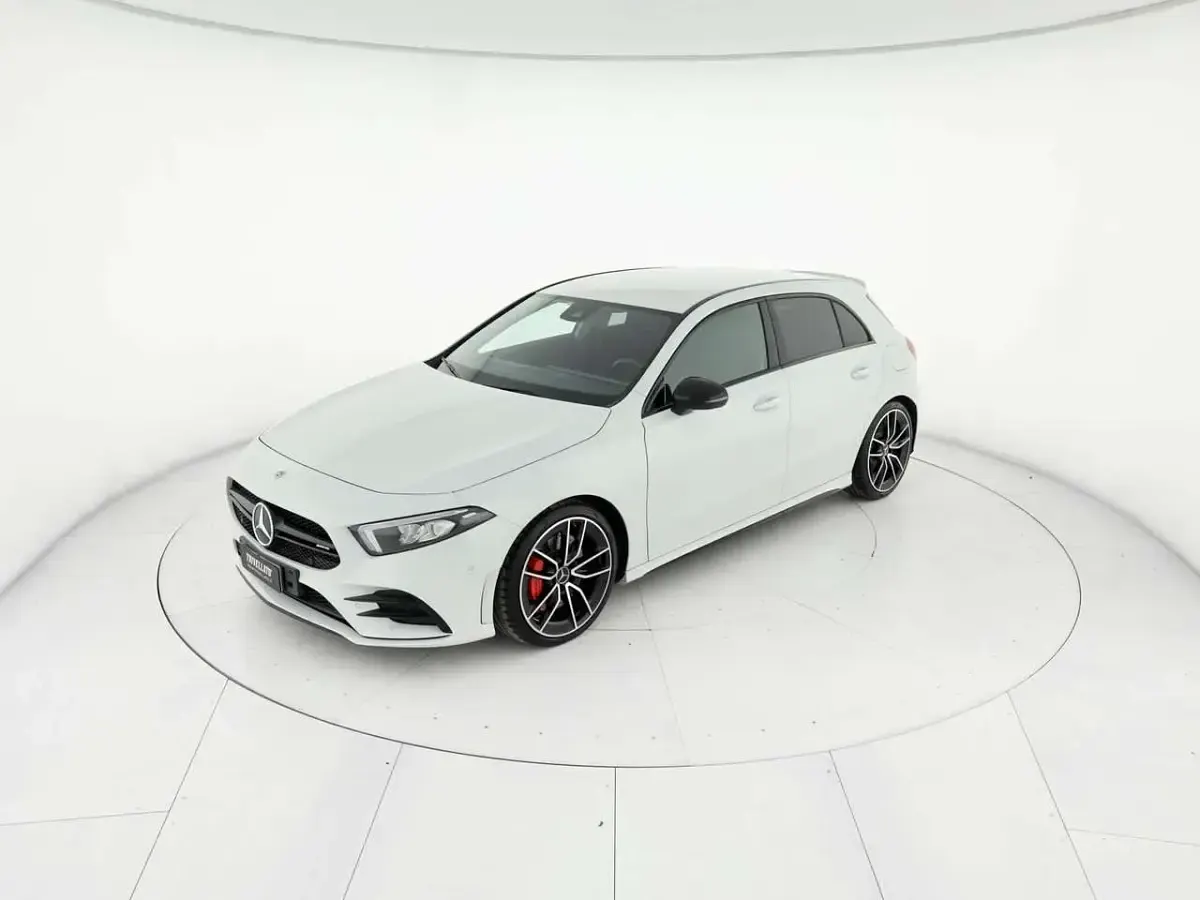 Begagnad Mercedes A35 AMG AMG 306 HK (225 kW) 2022 Vit Sedan