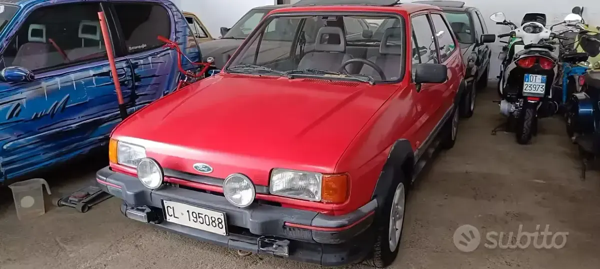 Usata Ford Fiesta S 69 CV (50 kW) 1987 Rosso Utilitaria