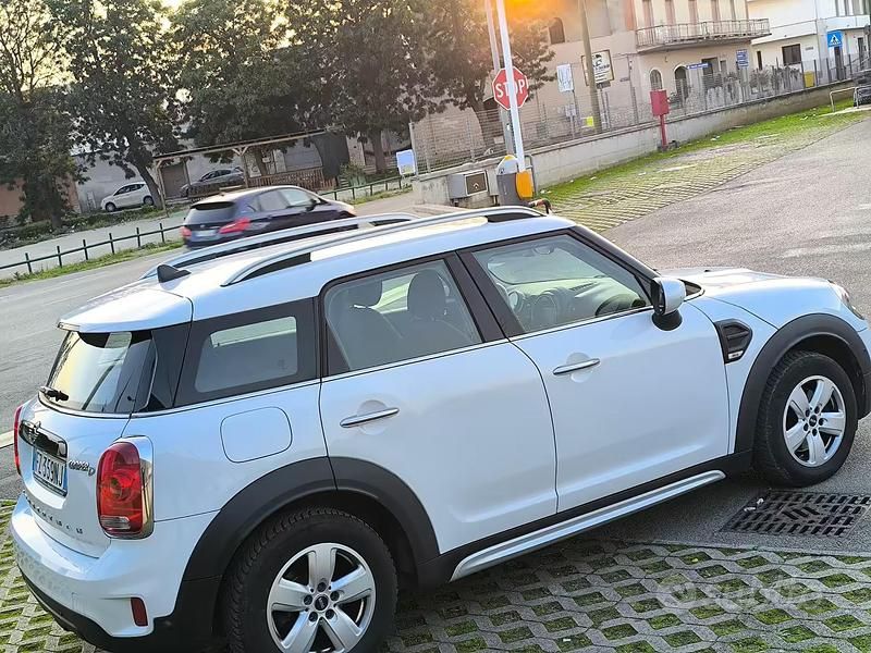 Usata Mini Cooper D Countryman Business 150 CV (110 kW) 2019 Bianco SUV