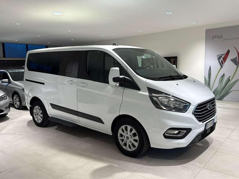 Usata Ford Tourneo 131 CV (96 kW) 2020 Bianco Monovolume
