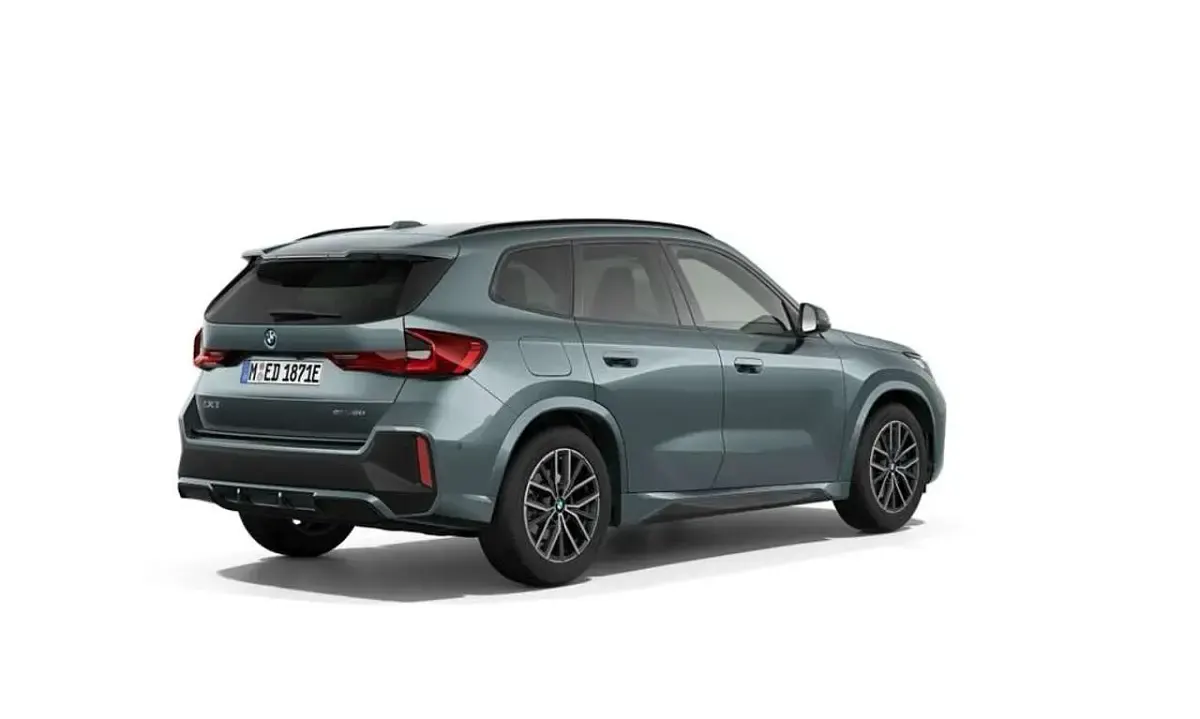 Nuova BMW iX1 M Sport 150 kW (204 CV) 2026 Cape york green metallizzato SUV
