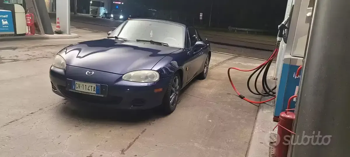 Usata Mazda MX5 132 CV (97 kW) 2003 Bluazzurro Cabrio