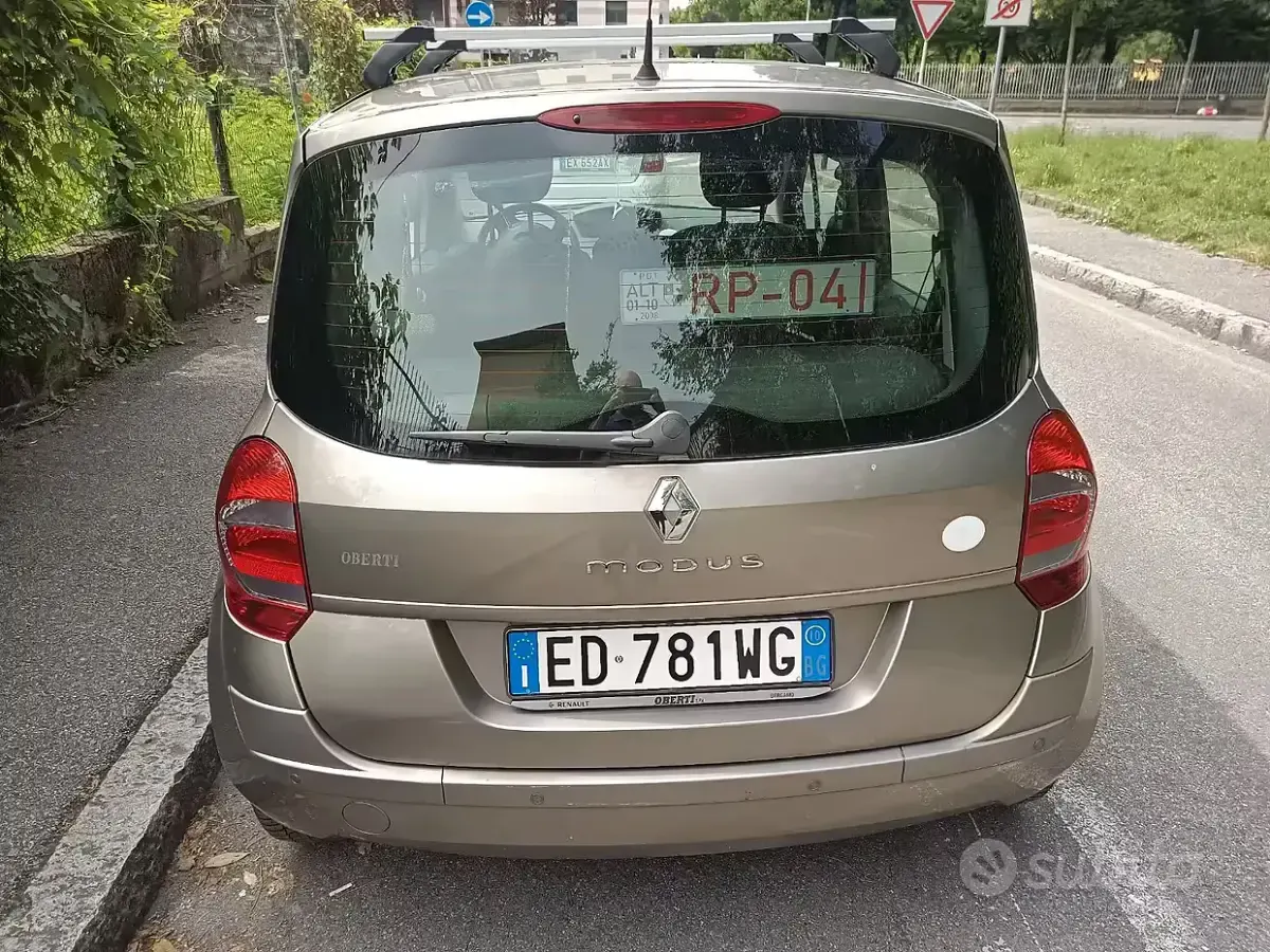 Usata Renault Modus 101 CV (74 kW) 2010 Grigio Monovolume