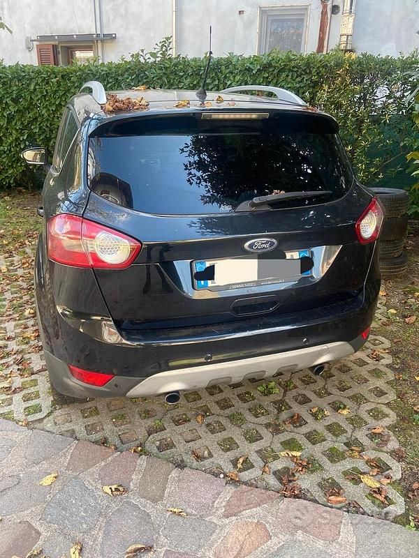 Usata Ford Kuga 163 CV (119 kW) 2012 Nero SUV