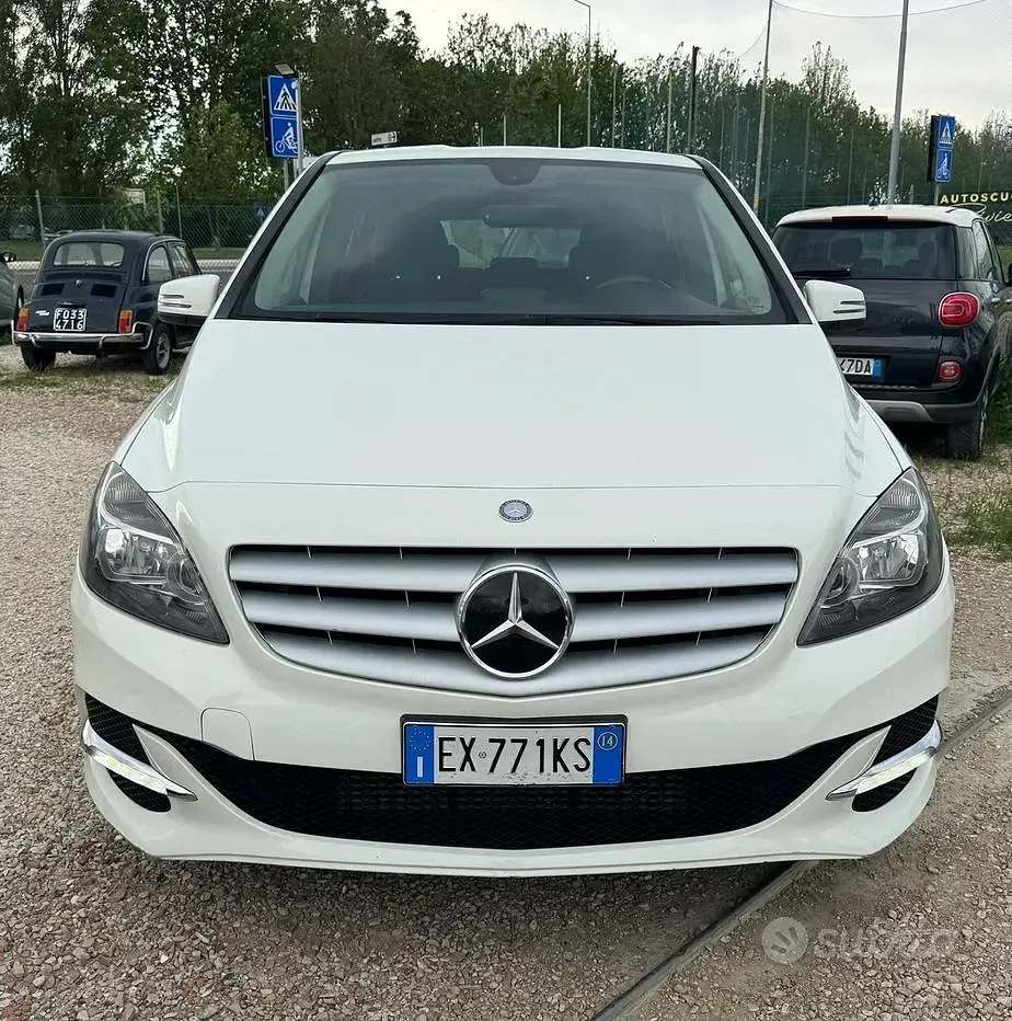 Usata Mercedes B200 Executive 156 CV (114 kW) 2014 Bianco Utilitaria