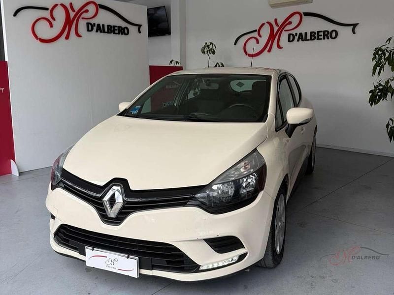 Usata Renault Clio IV 75 CV (55 kW) 2017 Beige Utilitaria