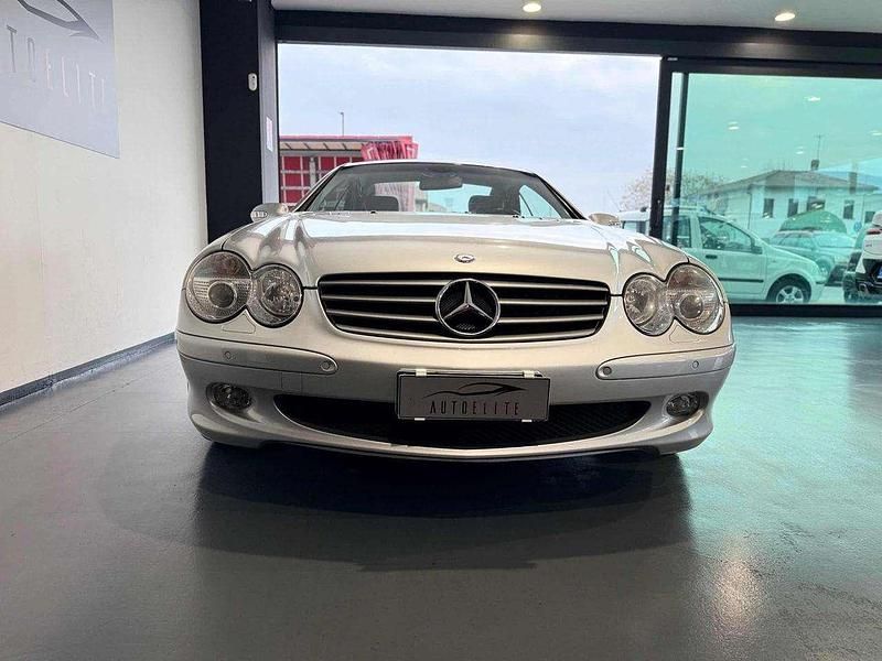 Usata Mercedes SL500 306 CV (225 kW) 2002 Argento Cabrio