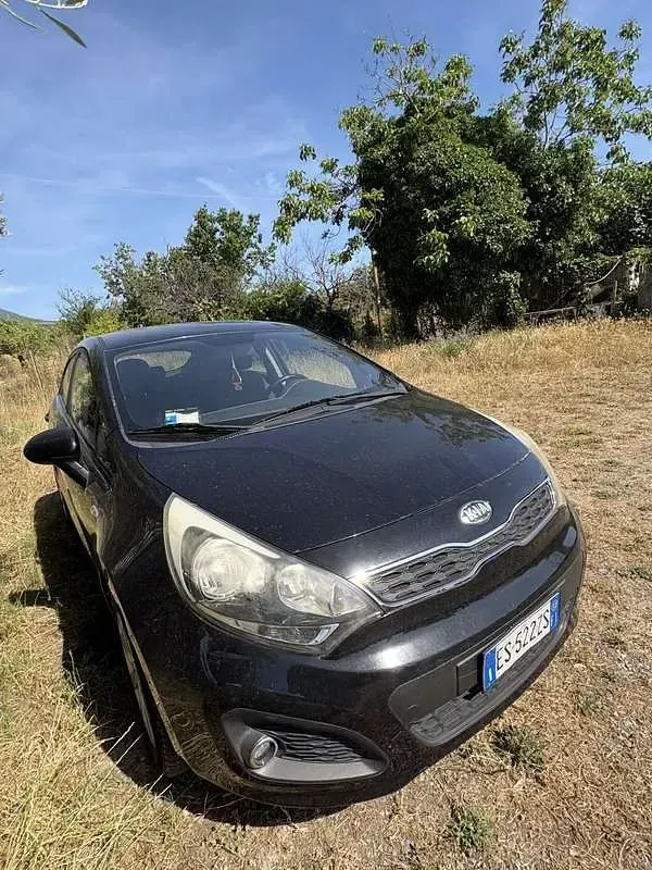 Usata Kia Rio LX 75 CV (55 kW) 2013 Berlina