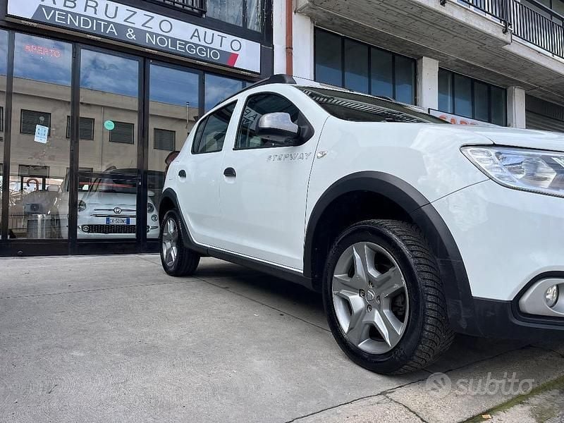 Usata Dacia Sandero Stepway 91 CV (66 kW) 2017 Bianco SUV