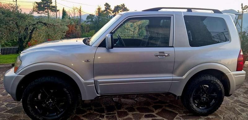 Usata Mitsubishi Pajero 160 CV (117 kW) 2006 Grigio SUV