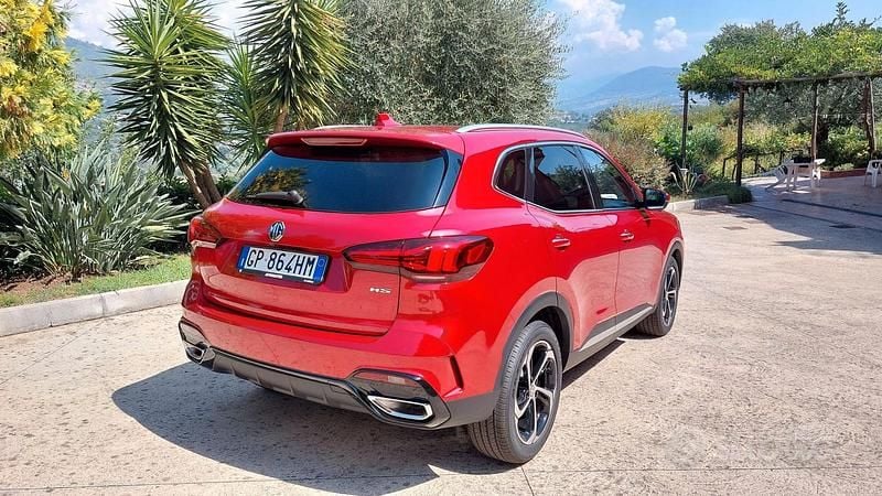 Usata MG HS Luxury 162 CV (119 kW) 2023 Rosso SUV